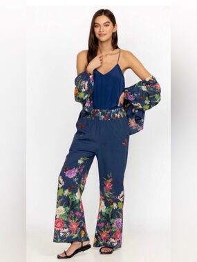 Johnny Was Navy Blue Wide-Leg pants with Floral Print